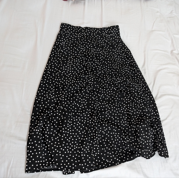 EUC Shein women's polka dot slit midi A-line skirt, black, S (EU 36/US 4) - Picture 3 of 10
